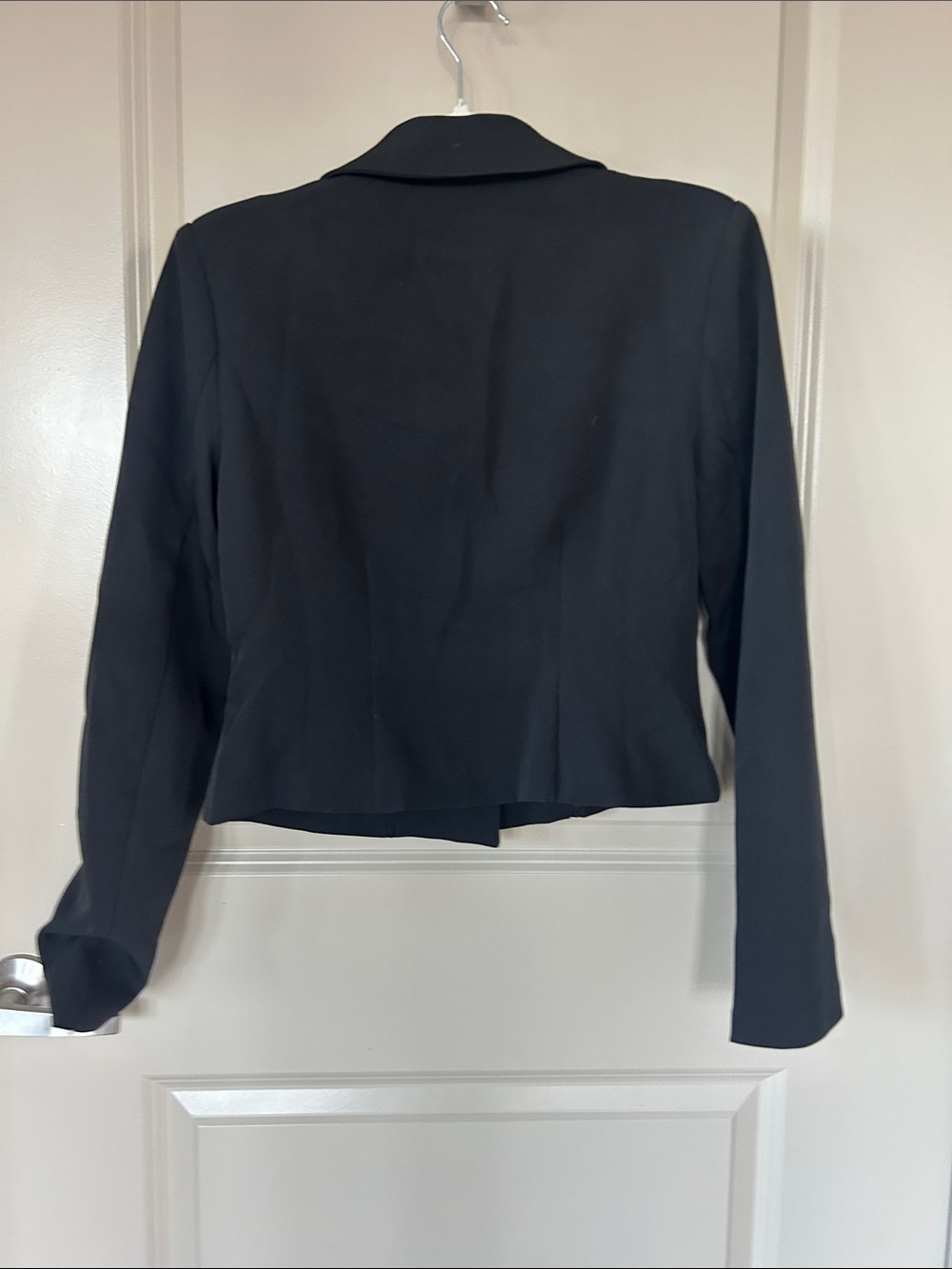 Lulu's Black Cropped Tailored Blazer - Picture 4 of 8